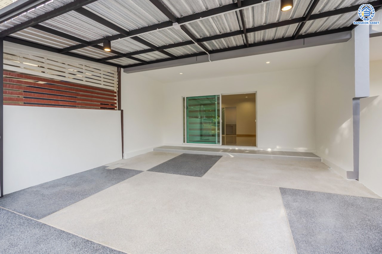 ทาวน์เฮ้าส์มือสองนนทบุรี ม.วิลเลตไลท์ ราชพฤกษ์-ปิ่นเกล้า เนื้อที่ 19.2 ตร.ว. ฟังก์ชัน 3 ห้องนอน 2 ห้องน้ำ จอดรถได้ 2 คัน บนทำเลสะดวกสบาย เดินทางง่าย เข้า-ออกได้หลายเส้นทาง ทั้งทางราชพฤกษ์ กาญจนาภิเษก และนครอินทร์ เพียง 5 นาทีถึงจุดขึ้นทางด่วน "ศรีรัช"...